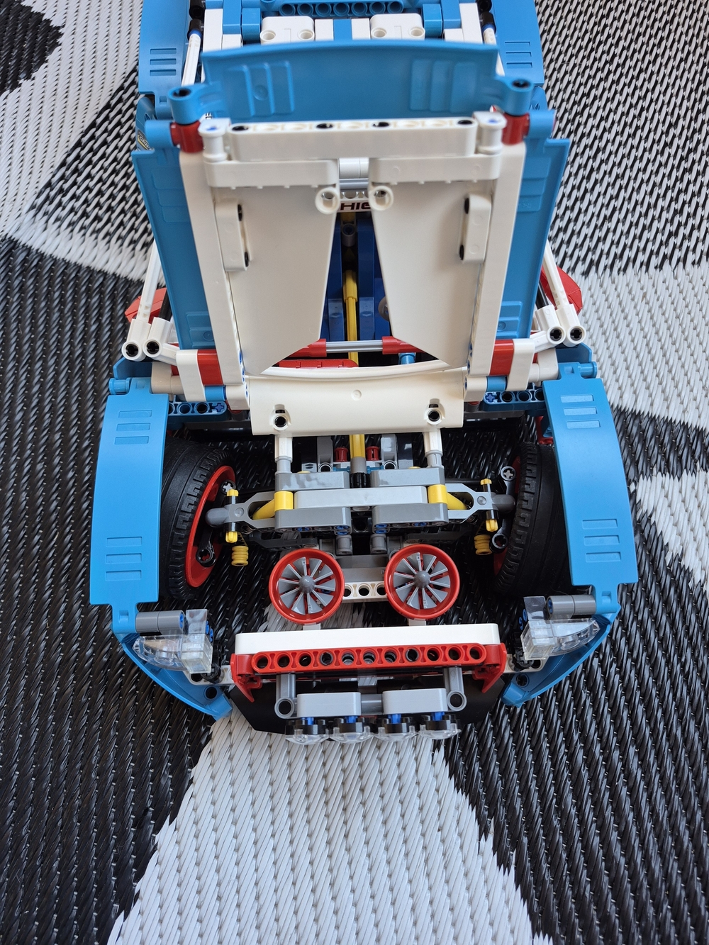 Lego Technic Rally Car - Picture 7 of 9